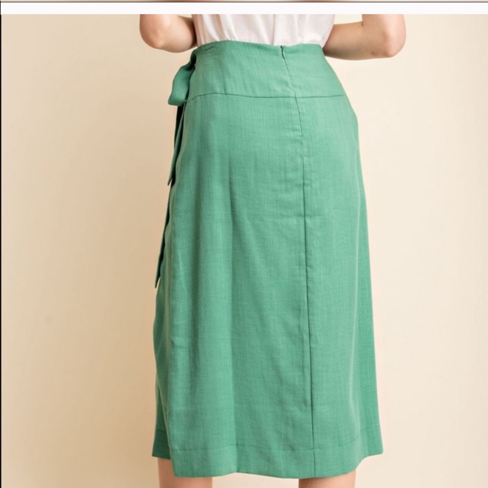 Green Button down collard skirt - Picture 5 of 9